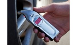 Digitaler Reifendruck- und Profiltiefenmesser