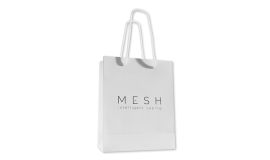 Papiertragetaschen mit Kordel und Mattplastifizierung